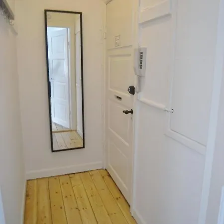 Bright In Elegant Osterbro Apartment